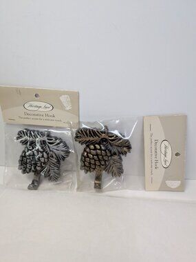 NIB Heritage Lace Pinecone Decorative Wall Hooks Pewter Antique Brass Set 2